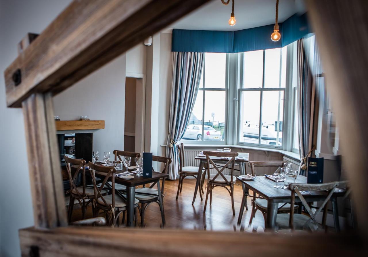 Delmont Hotel Скарборо Экстерьер фото