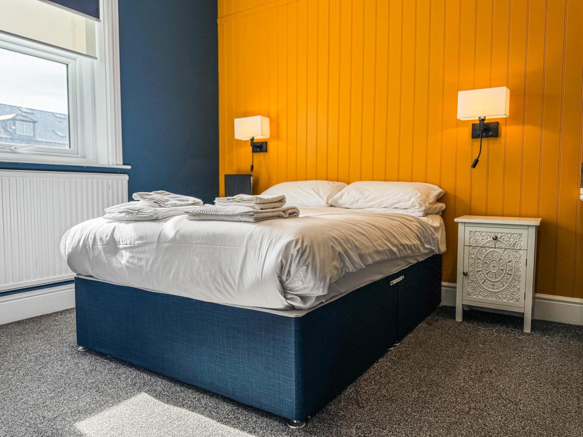 Delmont Hotel Скарборо Экстерьер фото