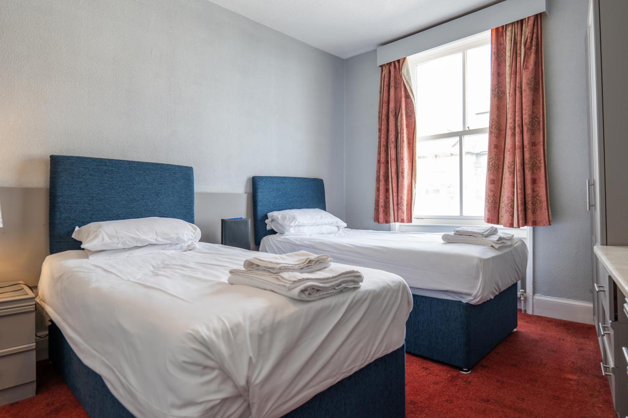 Delmont Hotel Скарборо Экстерьер фото