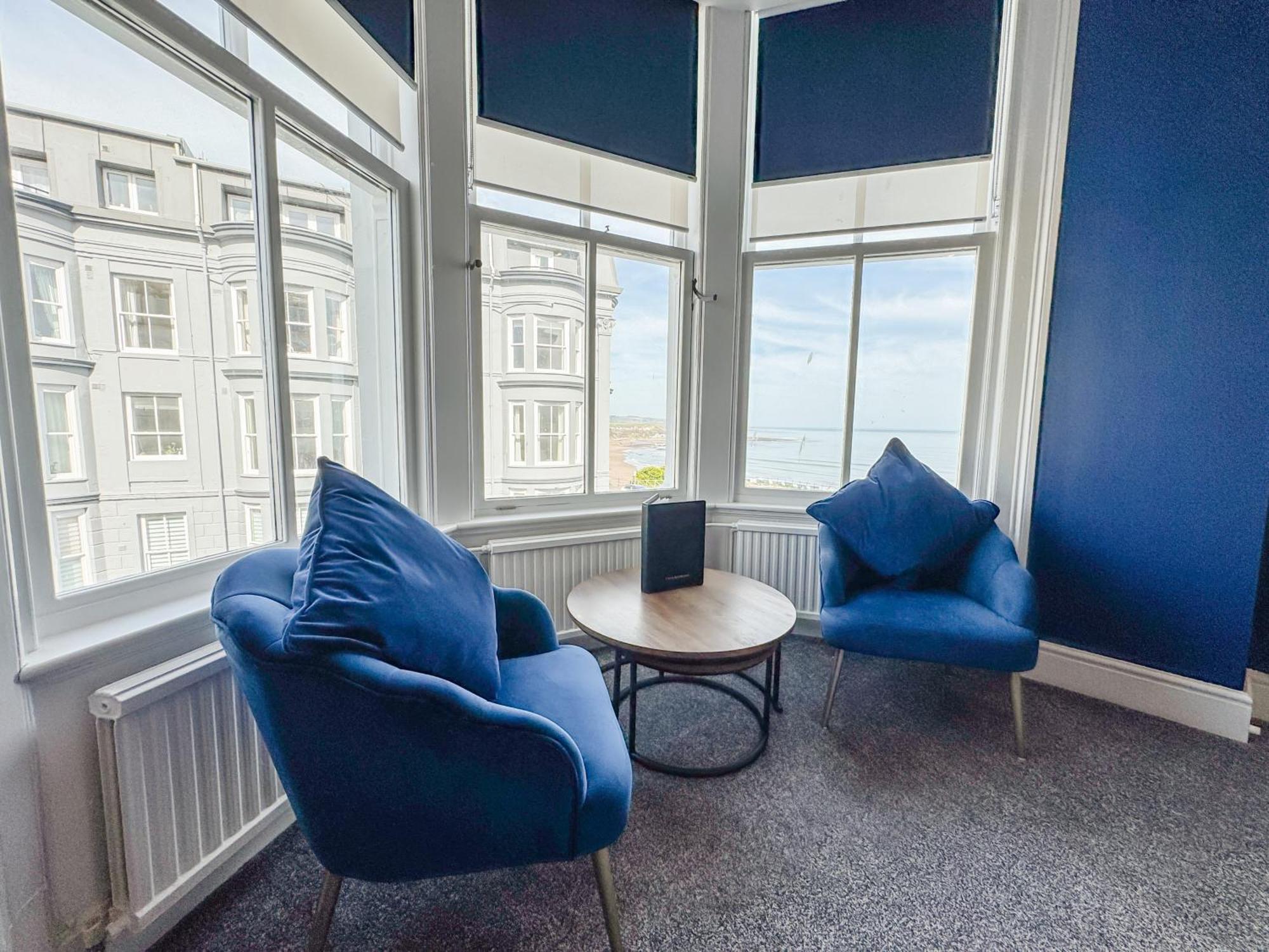 Delmont Hotel Скарборо Экстерьер фото