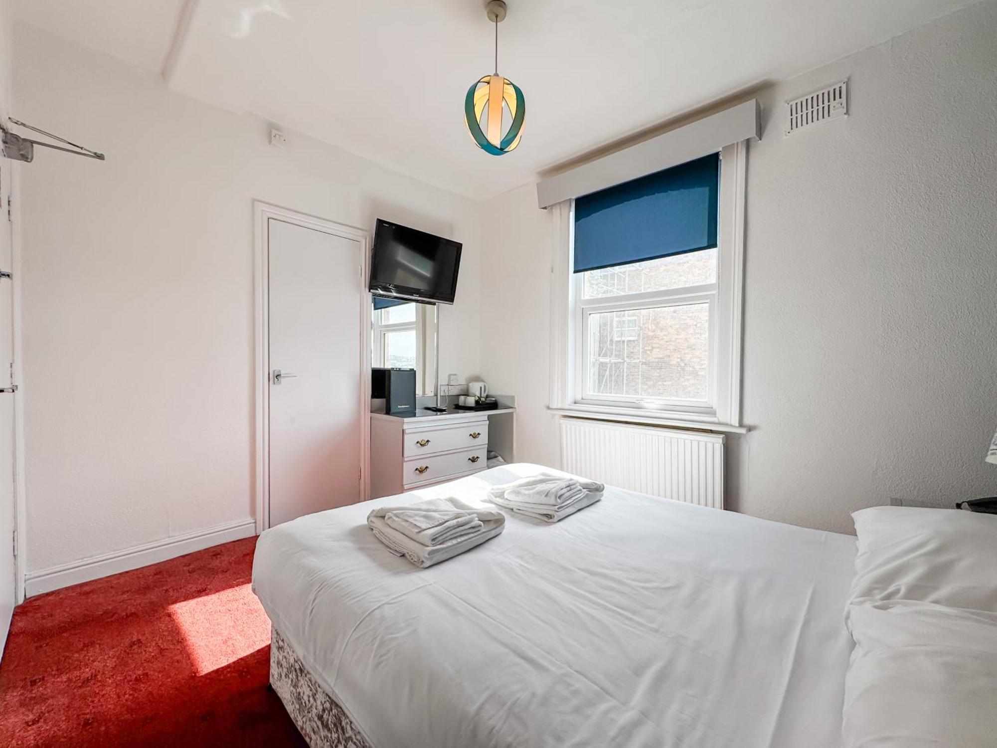 Delmont Hotel Скарборо Экстерьер фото