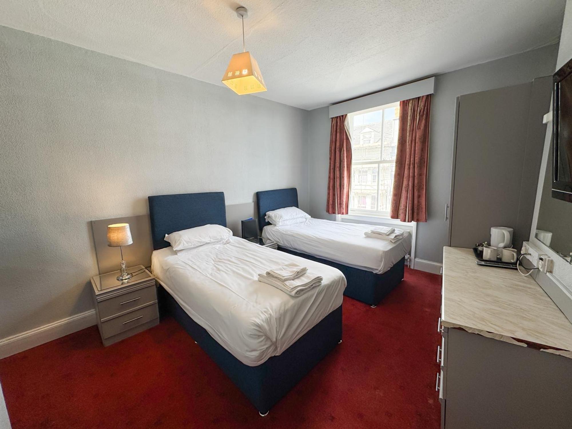 Delmont Hotel Скарборо Экстерьер фото